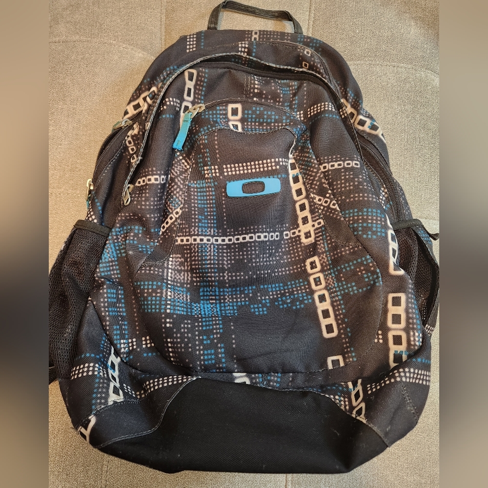 Oakley Backpack - Picture 1 of 3